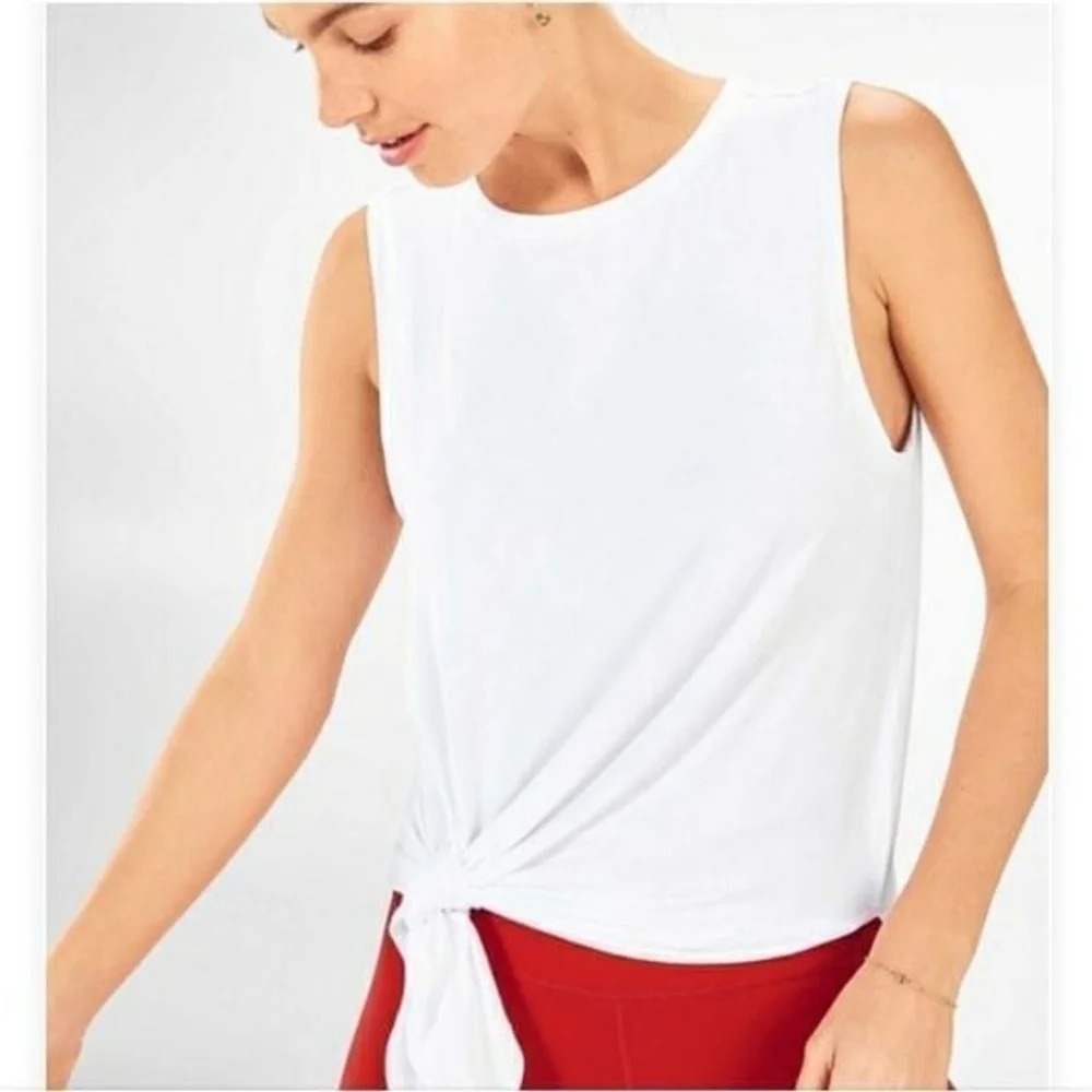 Fabletics Top Women Sz XS White Alia‎ Tied Tee Gym Workout Gorpcore Kate Hudson
